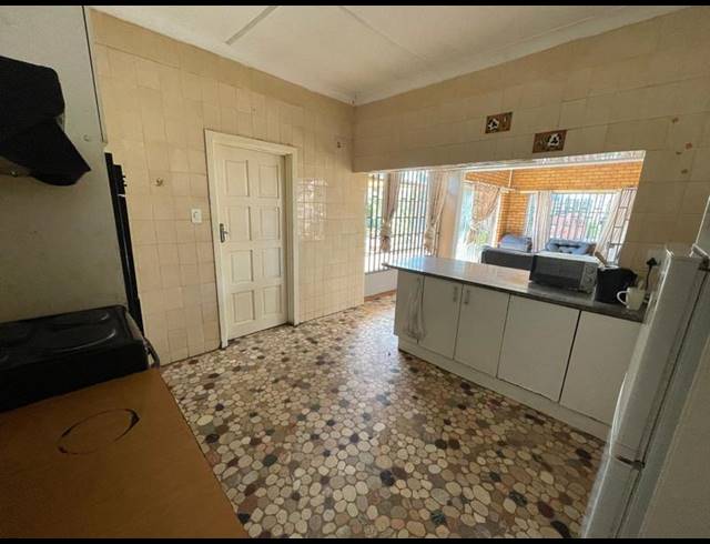 3 BEDROOM HOUSE FOR SALE IN PRIMROSE HILL